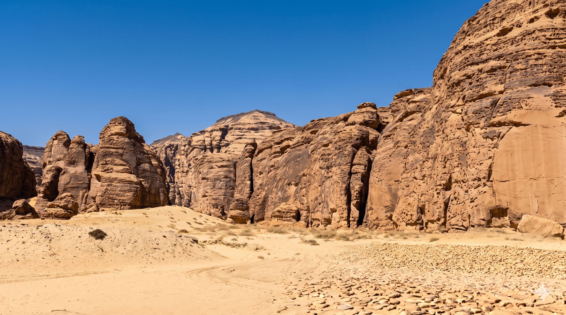 AlUla, Saudi Arabia: A Desert That Doesn't Feel Real